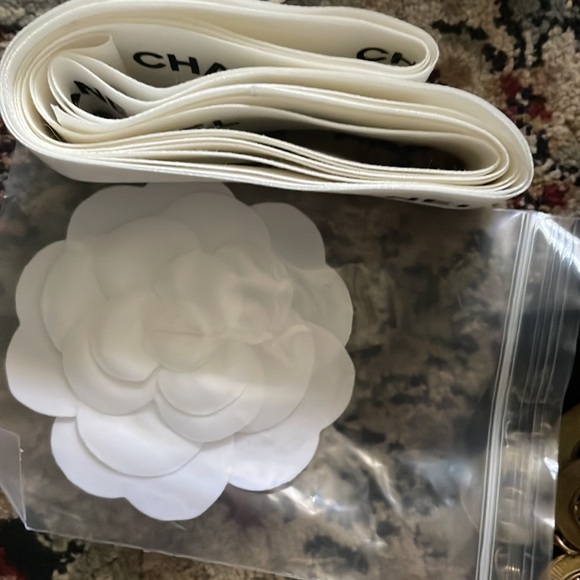 Authentic Chanel ribbon and rosette - Picture 2 of 2